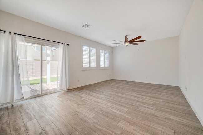 Building Photo - Amazing Solar Powered 3 Bedroom, 2 Story H...