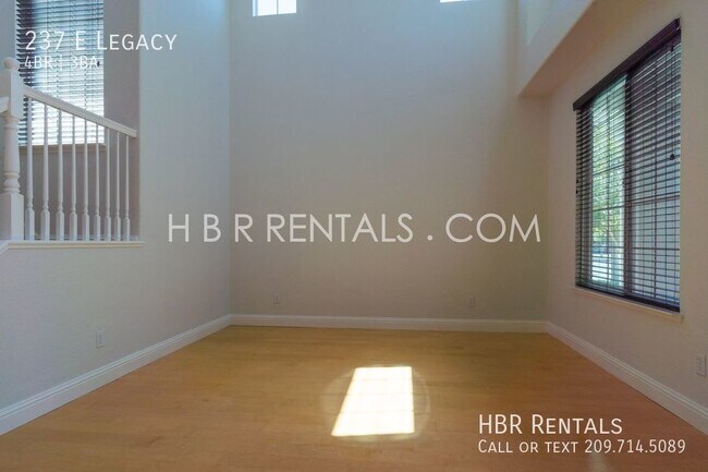 Building Photo - WICKLUND Village 4 Bedroom Home - Gated Dr...