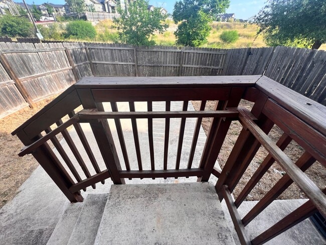 Building Photo - 3 bed 2.5 bath conner townhome $1,345