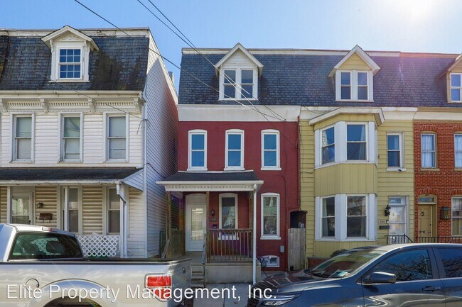 Primary Photo - 4 br, 1 bath House - 588 W Princess Street