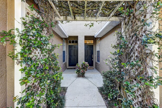 Building Photo - Spacious New Tampa 2 Bedroom, 2.5 Bath Tow...