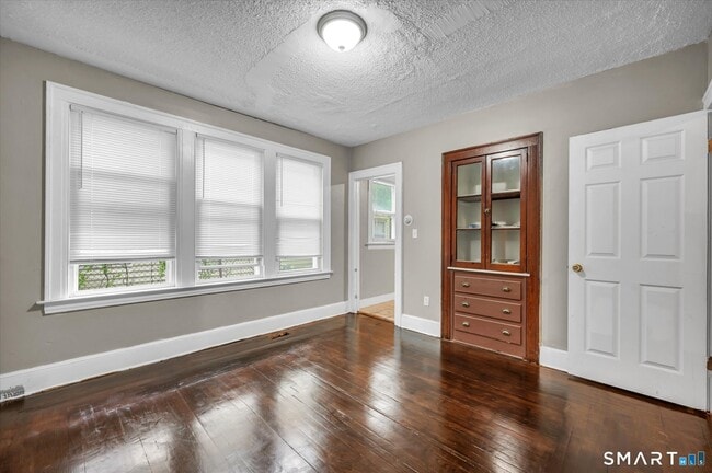 Building Photo - 80 Shepard St