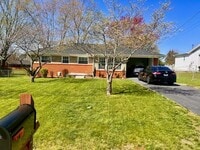 Building Photo - Nice 3 bedroom/1.5 bath home for rent in E. Morristown, Tennessee