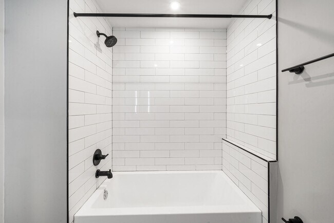 Building Photo - 1725 N 25th St