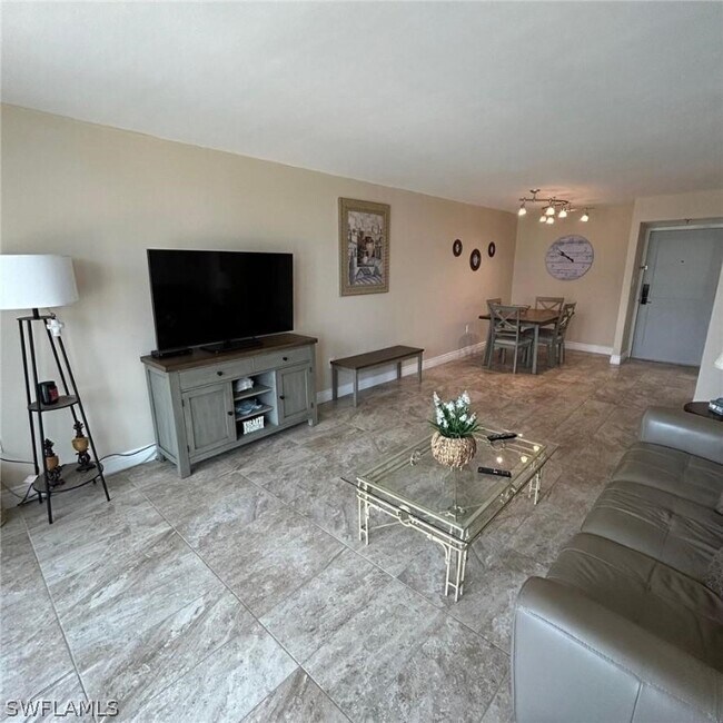 Building Photo - 260 Seaview Ct
