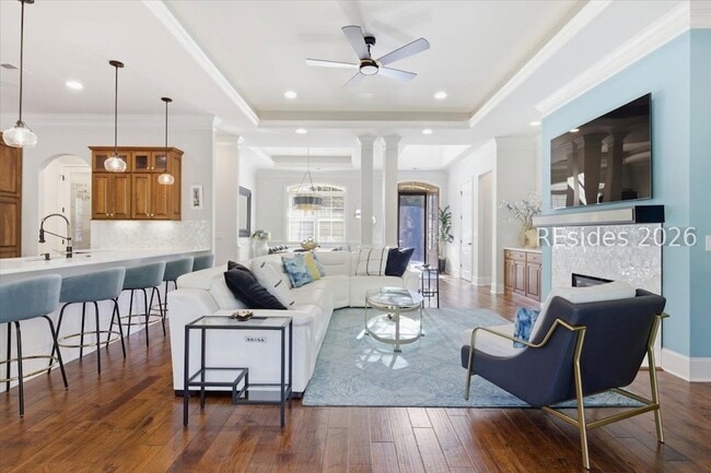 Building Photo - 165 Topside E