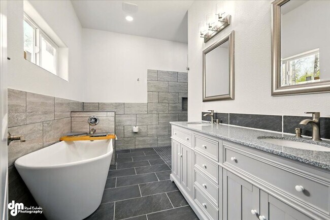 Building Photo - 8561 W Cormorant Way