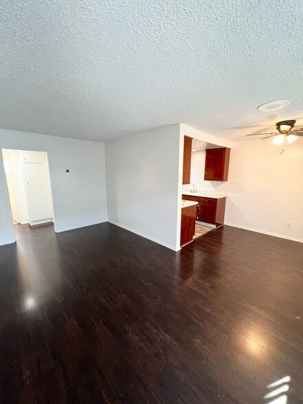 Interior Photo - PARKVIEW (Tropic Isle)