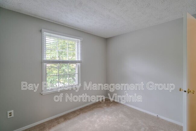 Building Photo - 355 GUNDRY Dr