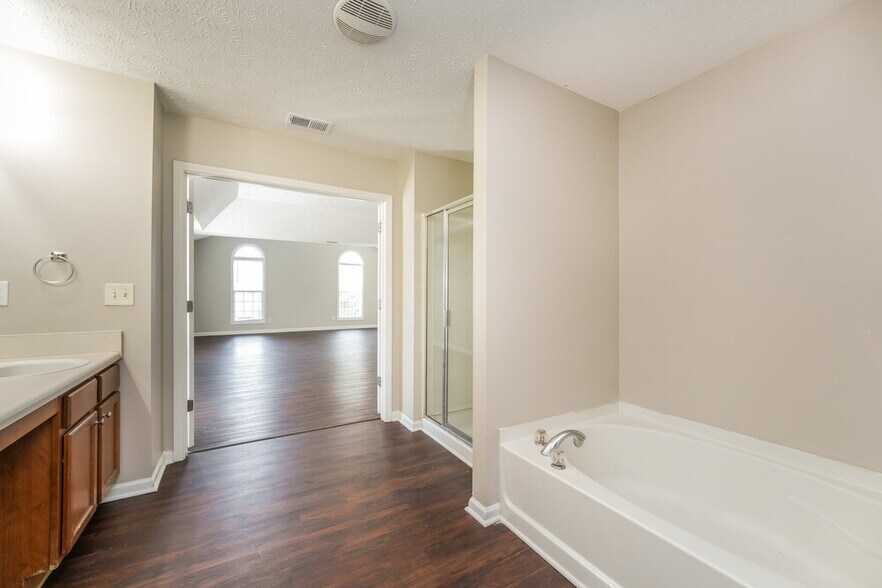 Building Photo - 1035 Paper Creek Dr SE