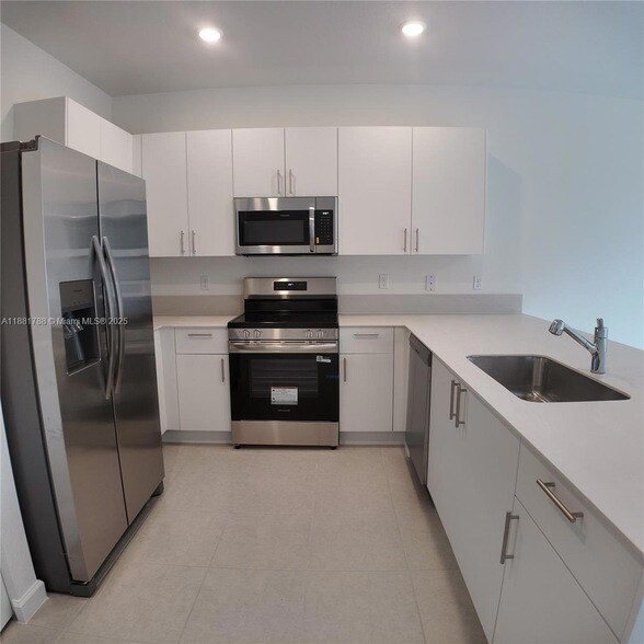 Building Photo - 35761 SW 178th Ct