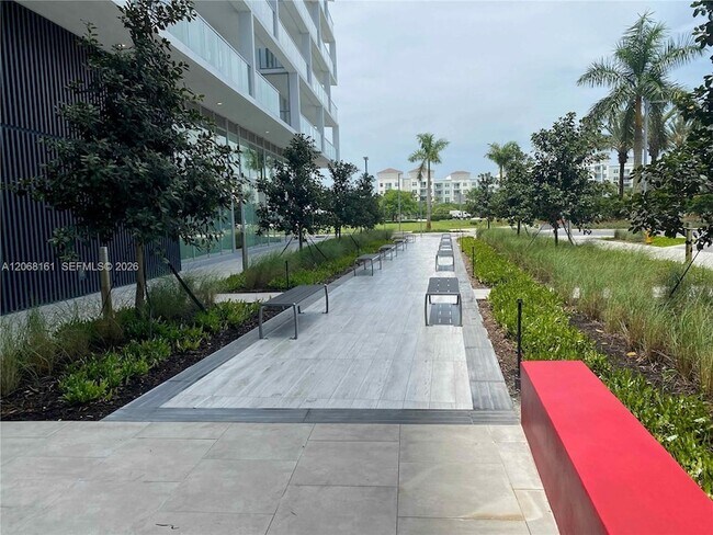 Building Photo - 2000 Metropica Wy