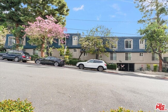 Building Photo - 968 Larrabee St