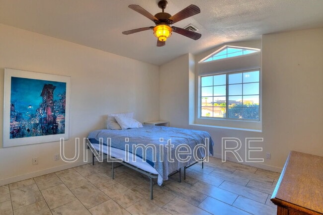 Building Photo - 304 Acoma Blvd S