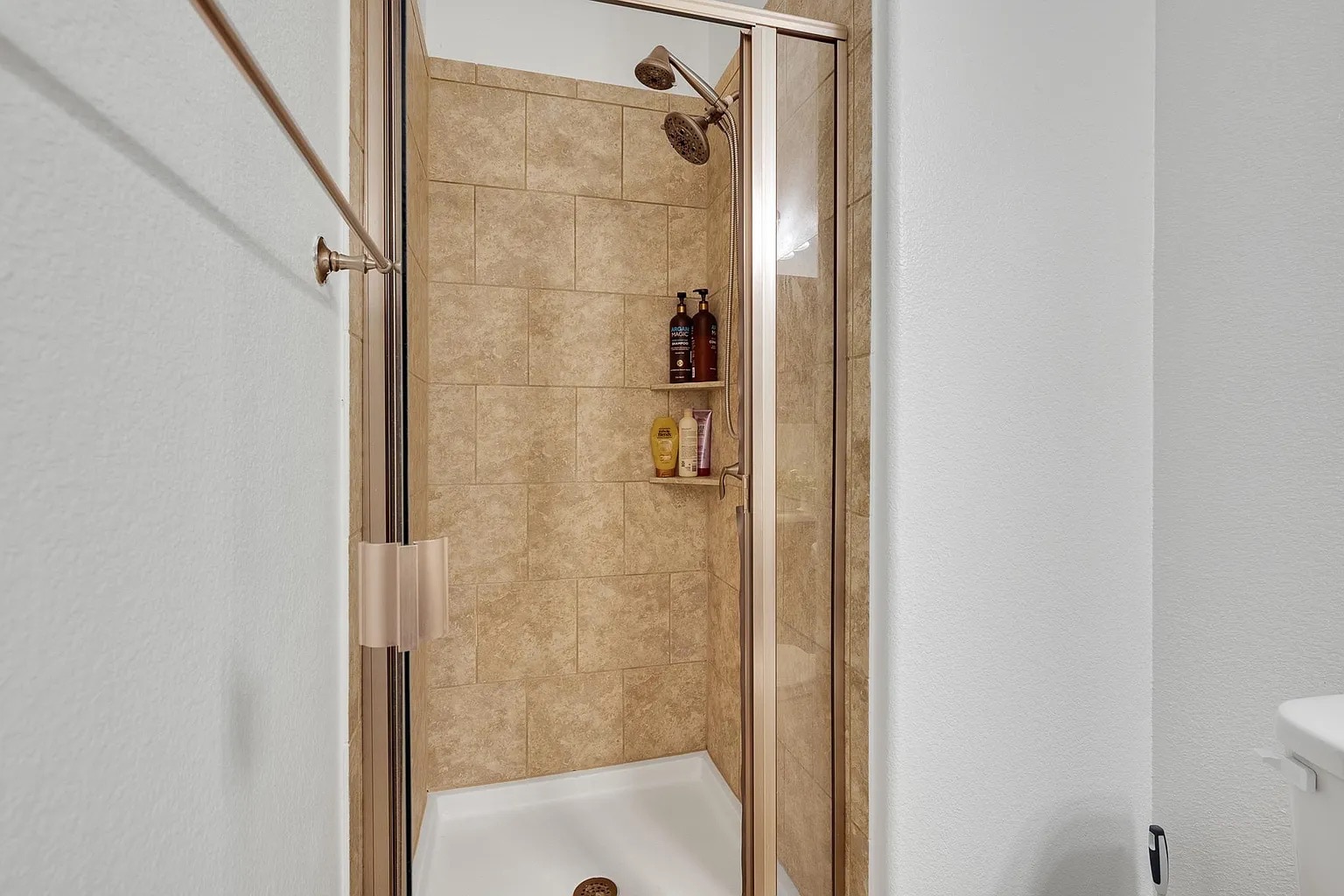 Building Photo - Room in House on Rancho Verde Dr