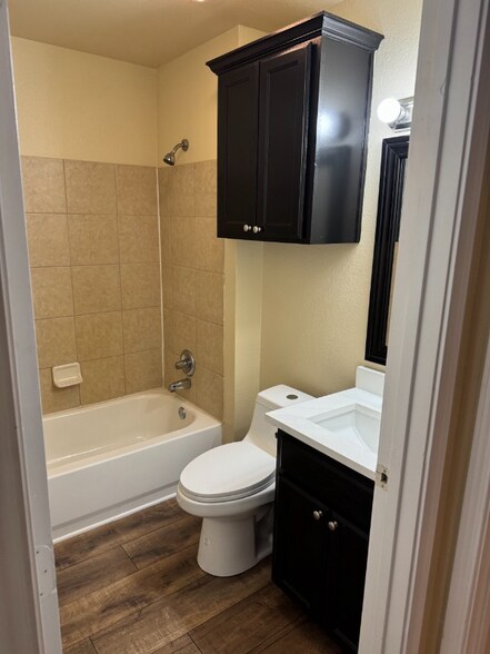 Building Photo - 129 Lindas Creek Ln