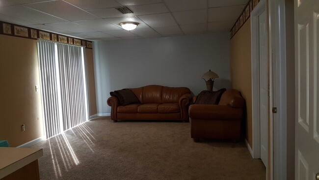 Building Photo - 3250 Nature View Dr SE
