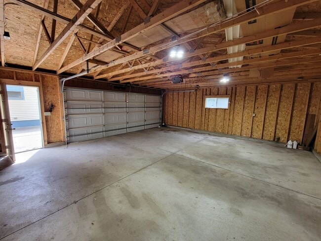 Building Photo - 3 Bedroom Single Family home for Rent