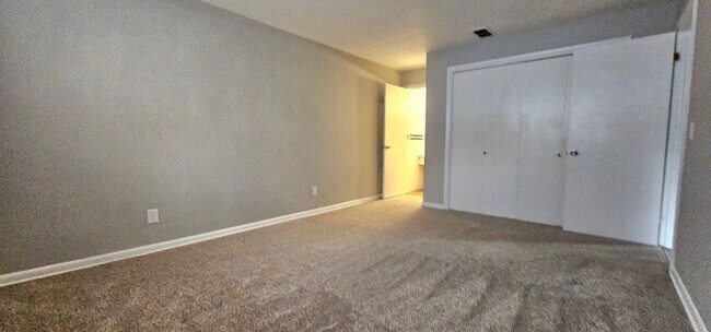 Building Photo - 3809 Briar Pl