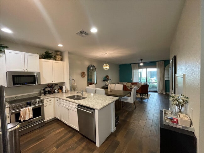 Building Photo - 4214 N Dixie Hwy