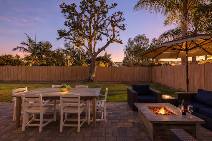 Building Photo - 14225 Mango Dr