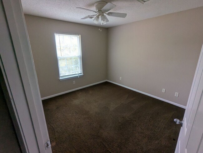 Building Photo - 601 18th St