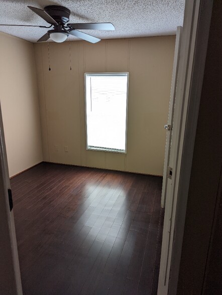 Building Photo - 4601 Hazard Rd