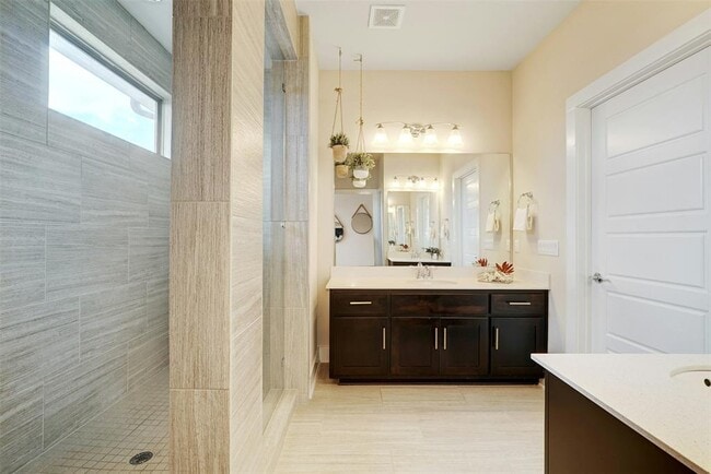 Building Photo - 1603 Arcilla St