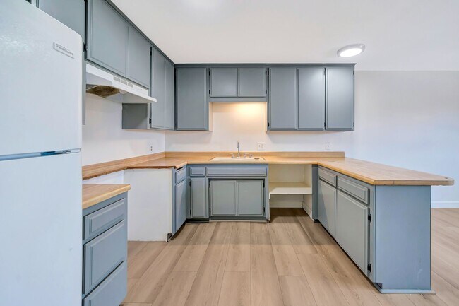 Building Photo - 6003 Craner Ave