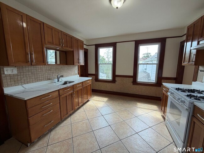 Building Photo - 306 Judson Pl