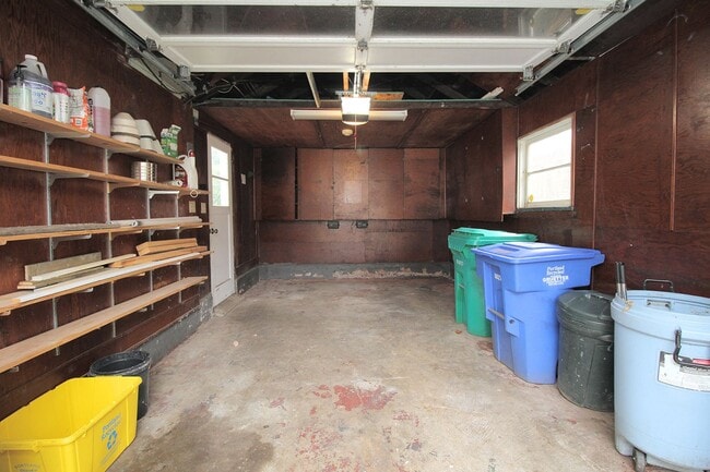 Building Photo - 2718 SE 58th Ave