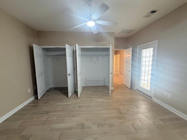 Building Photo - 951 Hendrick Ave