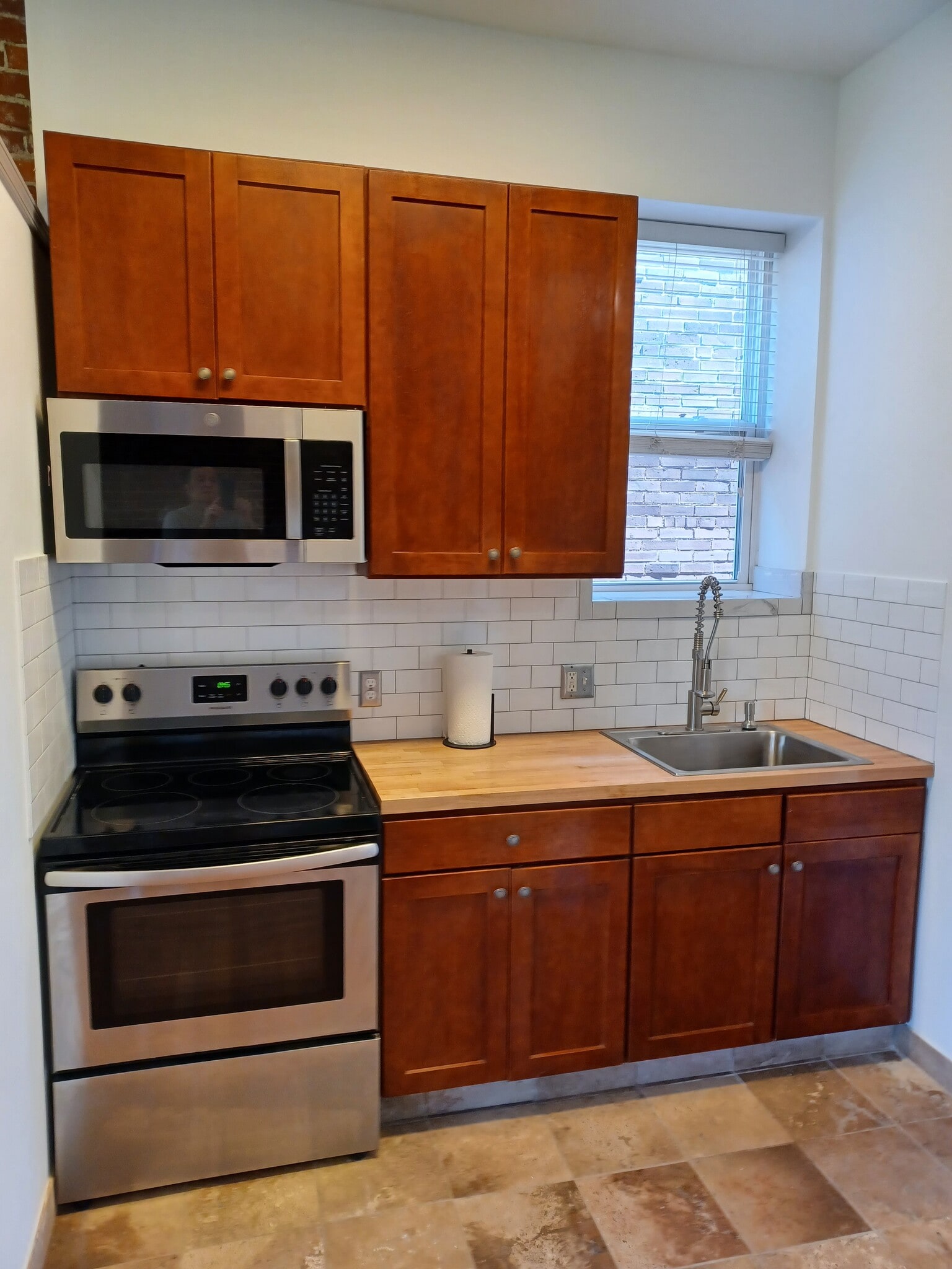 Kitchen - 4380 Chouteau Ave