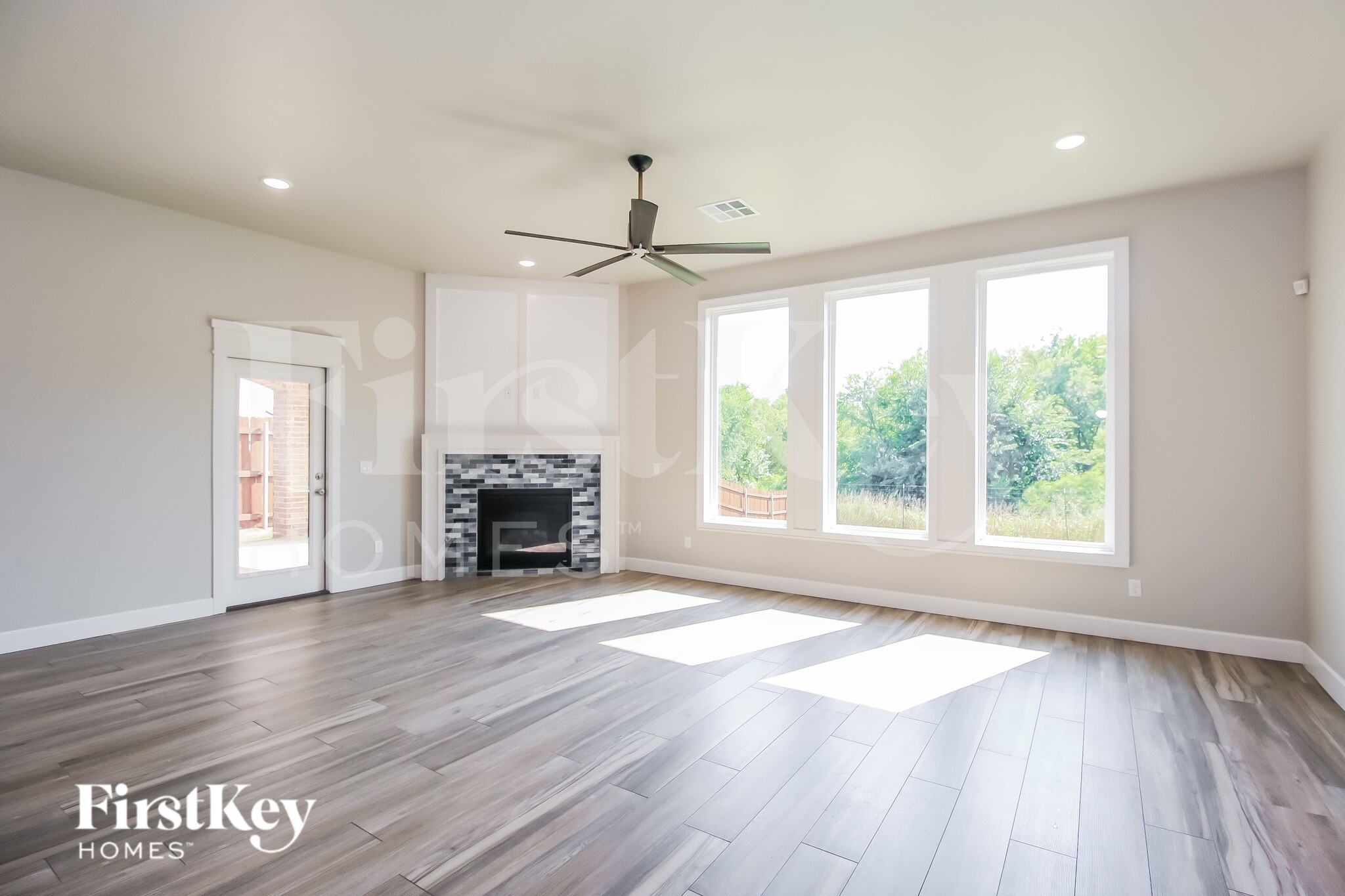 Building Photo - 15901 Aparados Wy