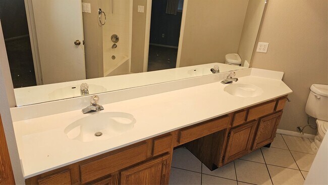 Building Photo - 3607 Duncaster Dr