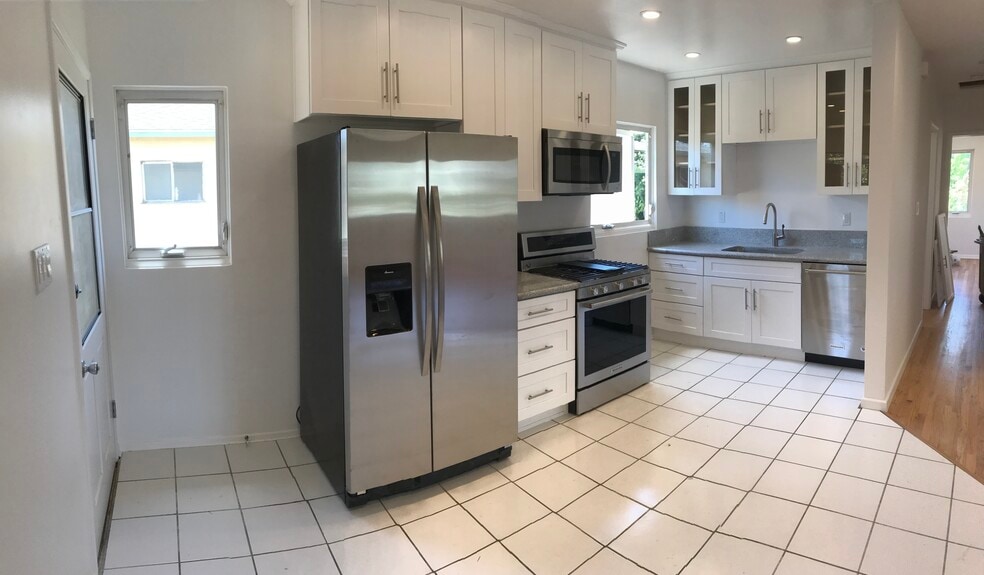 Building Photo - 2010 Virginia Ave