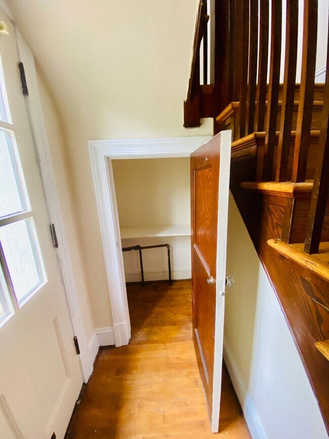 Building Photo - 4208 Fitzhugh Ave