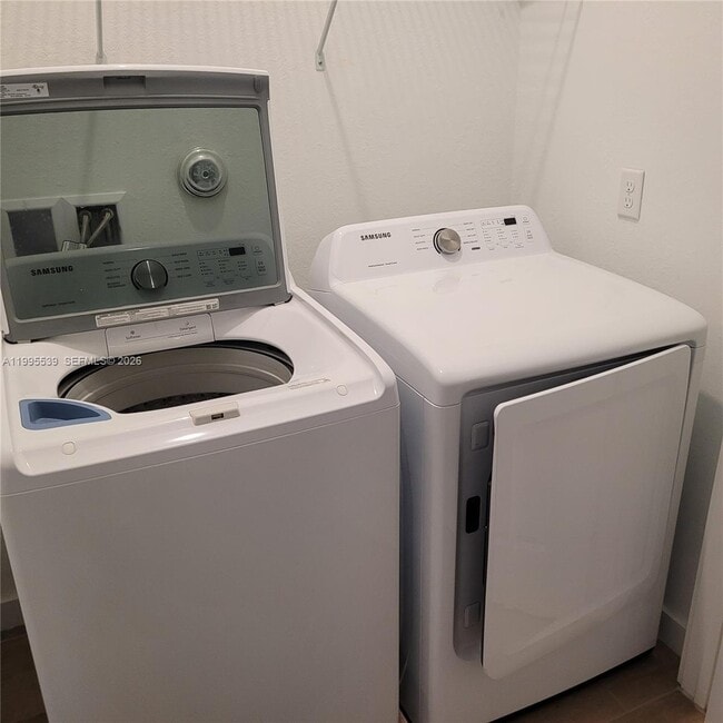 Building Photo - 19723 Weathervane Way