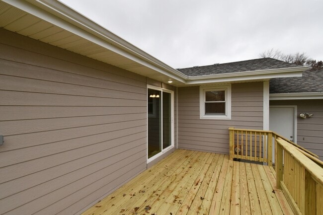 Building Photo - 1191 Meadow Ln