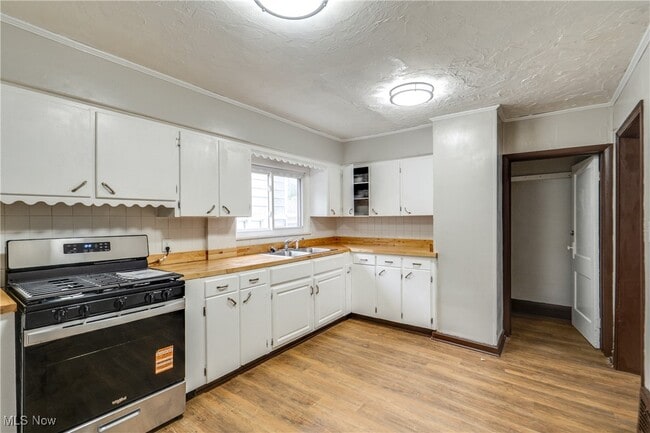 Building Photo - 2338 16th St SW