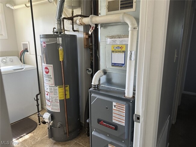 Building Photo - 558 Frost Rd