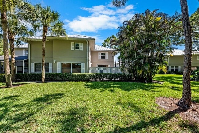 Building Photo - 2905 SW Lakemont Pl