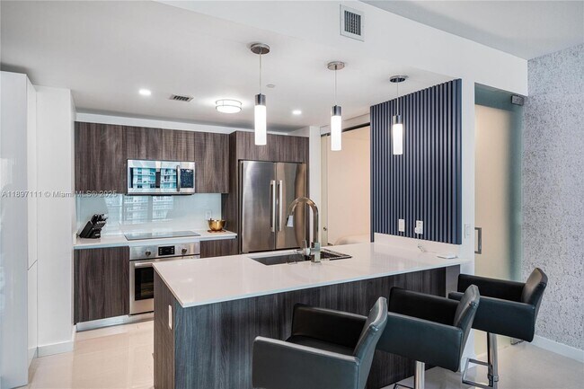 Building Photo - 488 NE 18th St