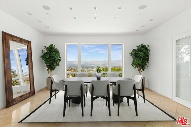 Building Photo - 14435 Mulholland Dr