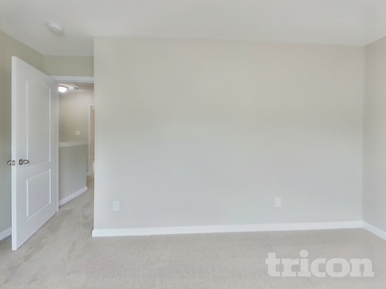 Building Photo - 30 Kendall Ln