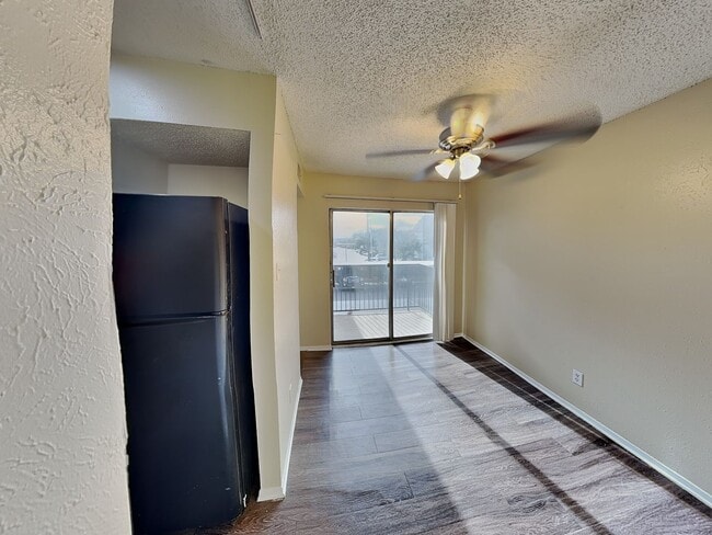 Building Photo - Adorable 2-Bedroom, 2-Bath Condo in Woodhaven – Gated Community! MOVE IN SPECIALS!