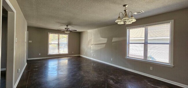 Building Photo - 4 Santiago Dr