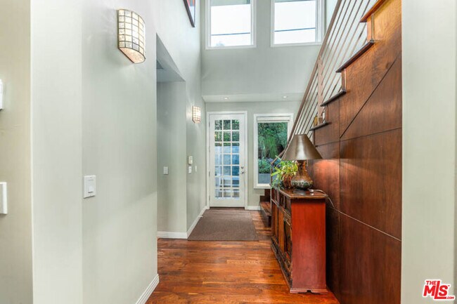 Building Photo - 8573 Appian Way