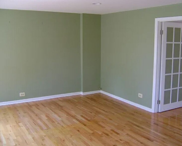 Building Photo - 2744 N Bosworth Ave