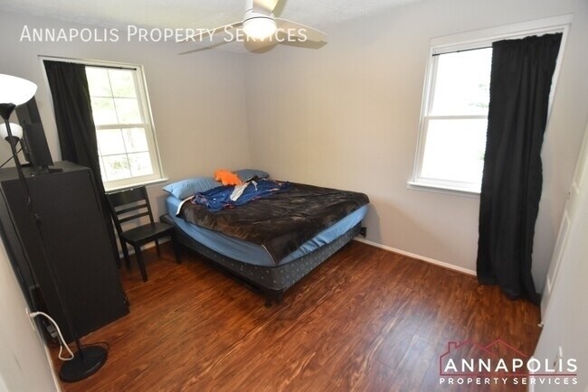 Building Photo - 1119 Crestview Dr